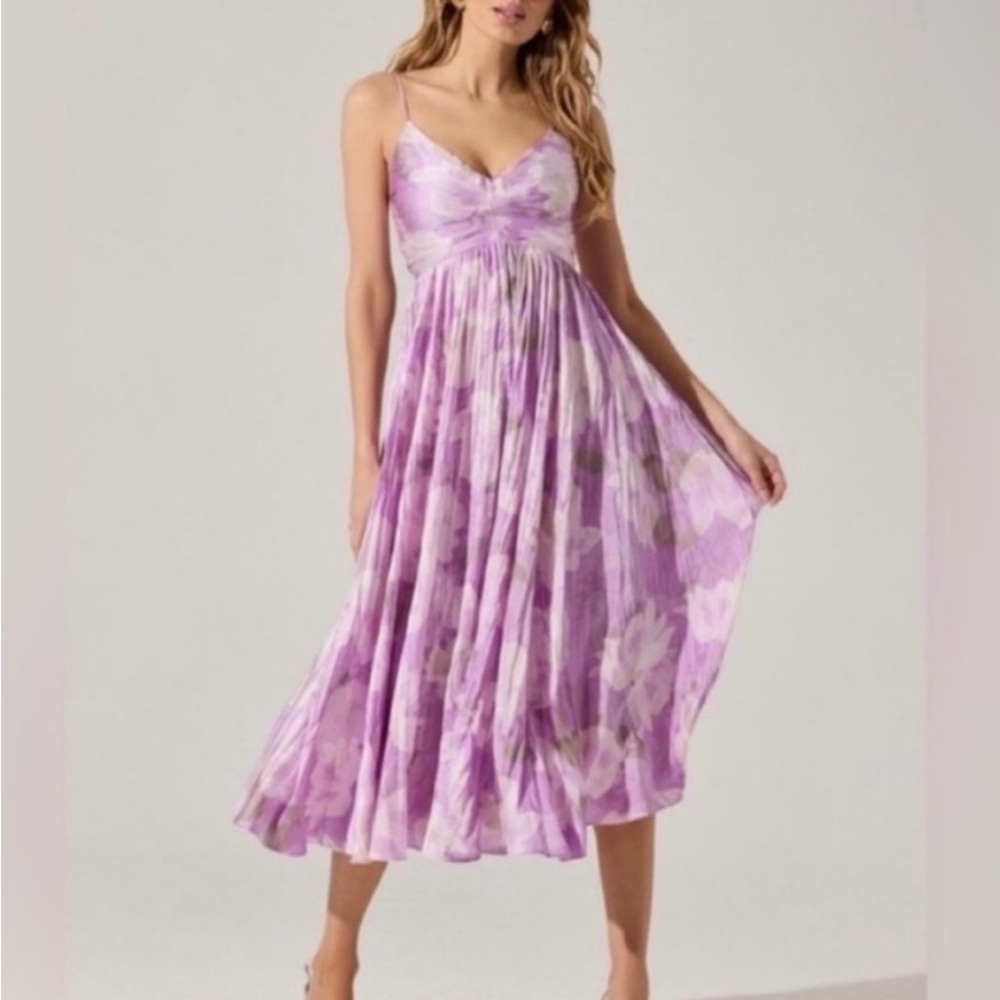 Astr Lavender Floral Midi Dress